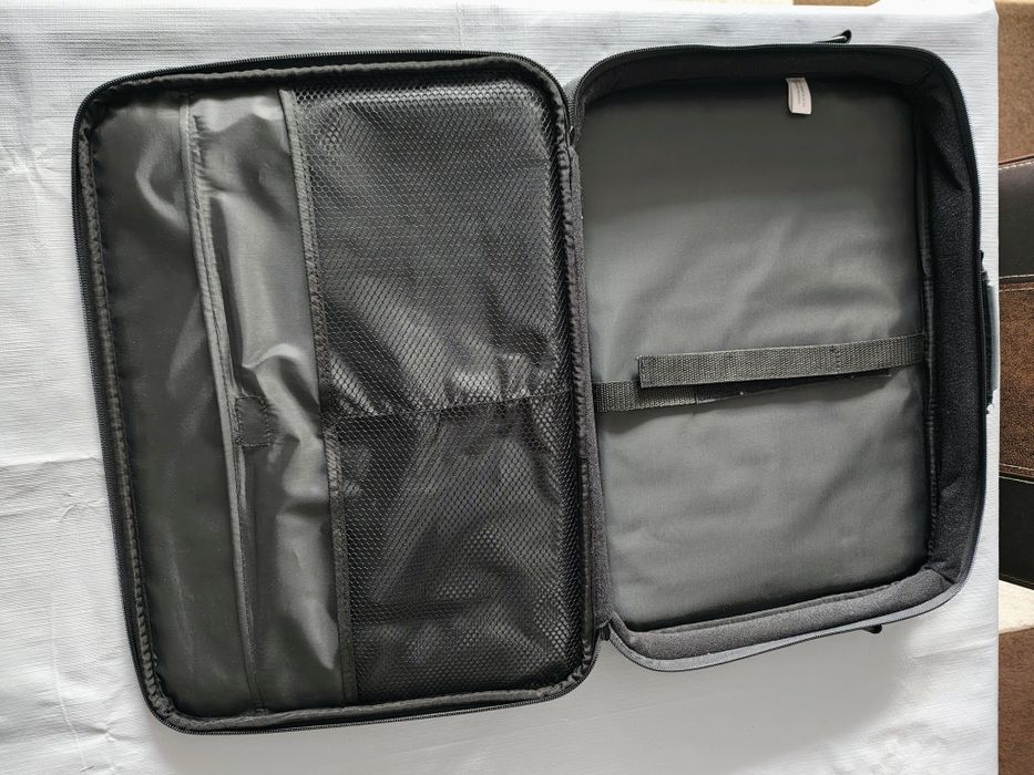 Geanta Laptop Hama Preț.60 lei.