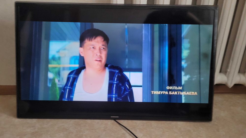 Продам смарт-телевизор Samsung