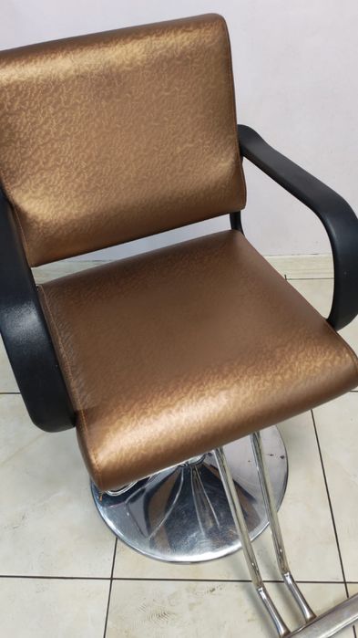 Кресло парикмахерское