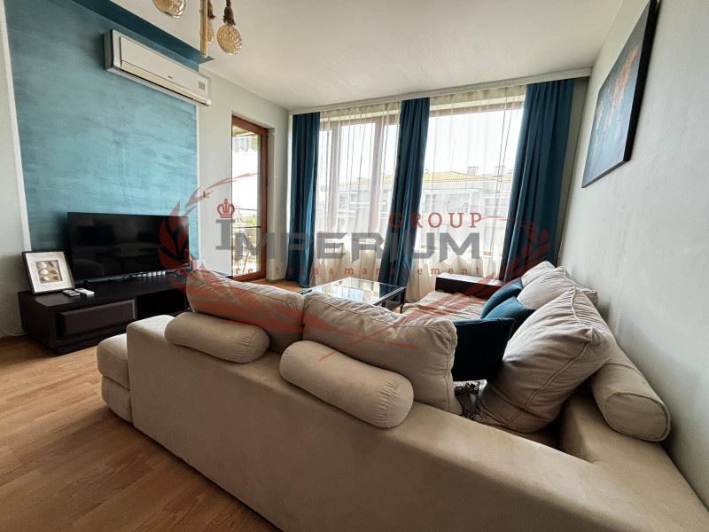 Дава се под наем Двустаен апартамент в к.к. Св.Св. Константин и Елена - 70 кв.м за 510 € - Снимка #4