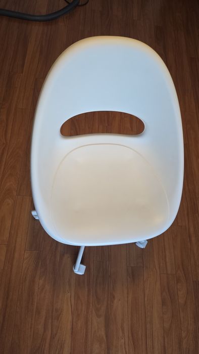 Scaun birou IKEA alb telescopic nefolosit – design minimalist scandinav