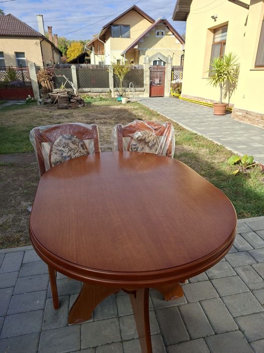 Vand masa cu 2 scaune si coltar de bucatarie