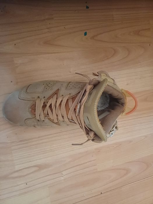 Jordan 6 Travis Scott