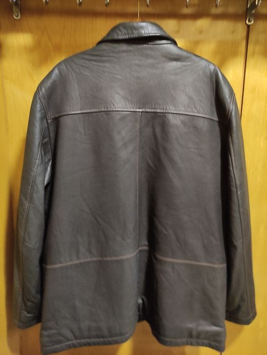 Черно кожено яке