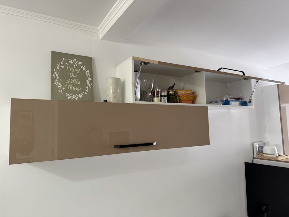 Mobila sufragerie PAL si MDF lucios - modulara 6 corpuri