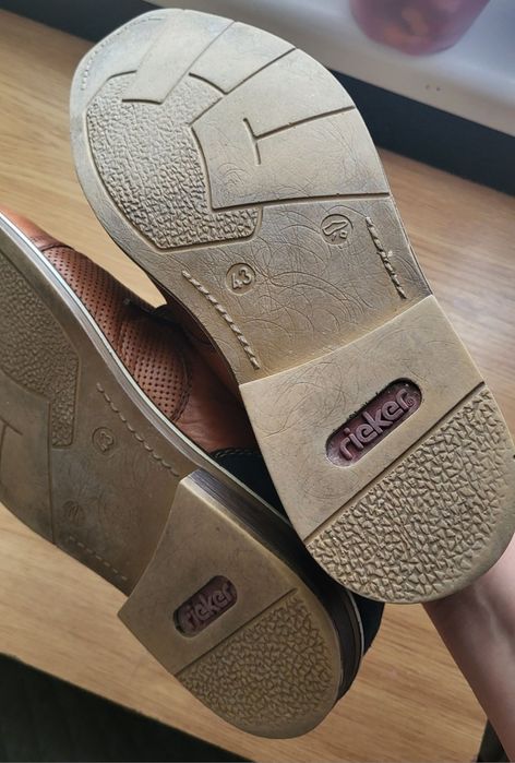 Продавам обувки rieker. Почти не са обували.без забележки.цена 75 лв.