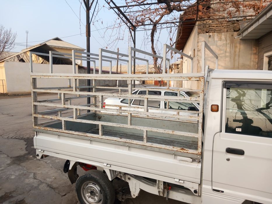 Labo ga profildan yasalgan karkaz reshotka sotiladi.