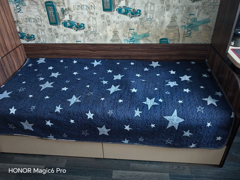 Продам спальный гарнитур