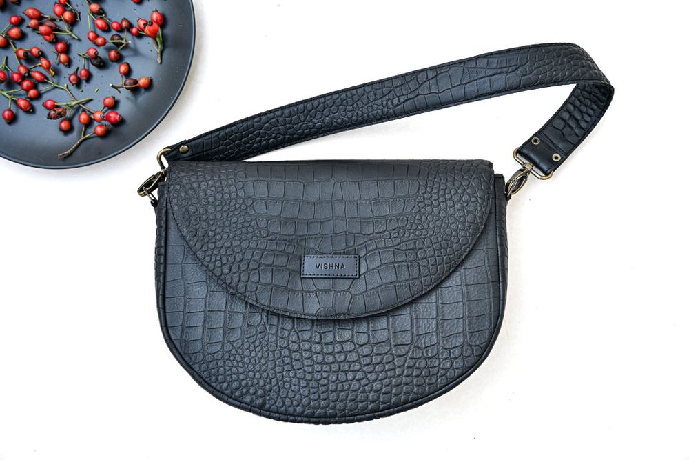 Чанта Vishna естествена кожа в зелено и черно