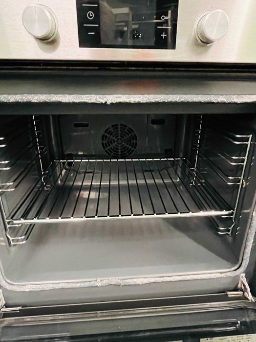 Комплект за вграждане: Фурна Bosch HEG73B450 с индукционен плот