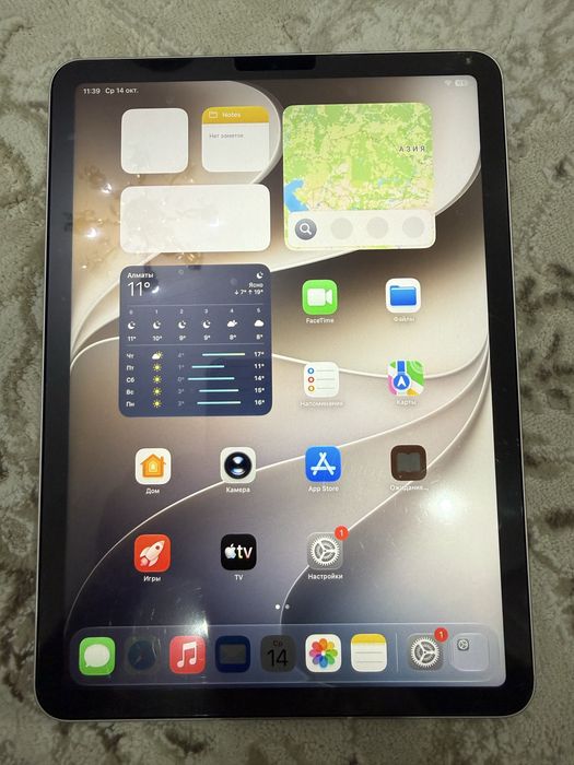 Apple iPad Air 5 M1 64GB Cellular + чехол