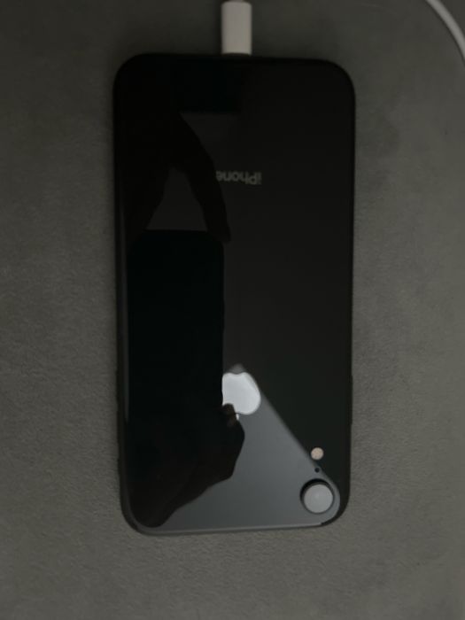 Продаю заблокированный Iphone XR 64Gb