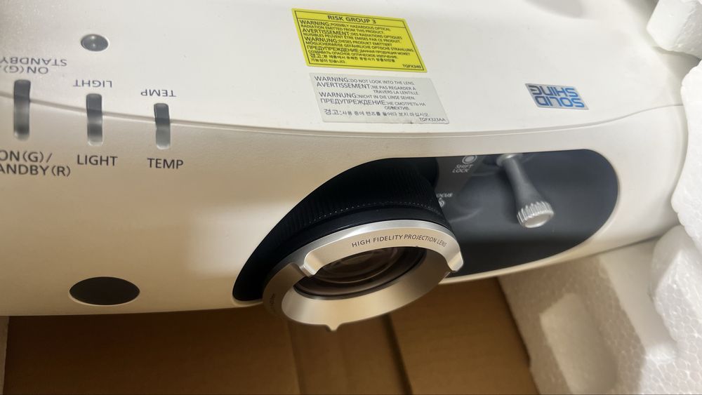 Panasonic PT-RZ370