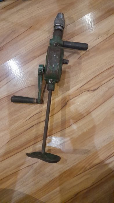 Ръчна дрелка и зеги