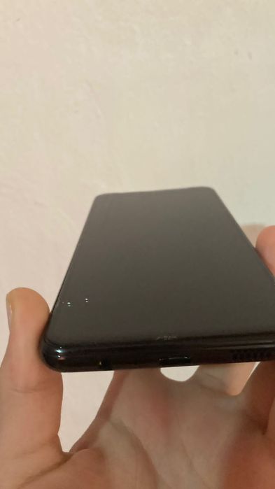 Продаю самсунг Galaxy A04s цена договорная