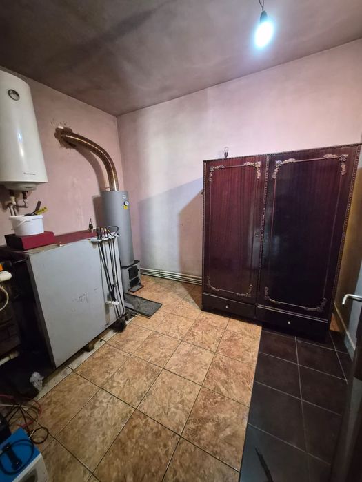 Vand casa cu teren Valea Salciilor
