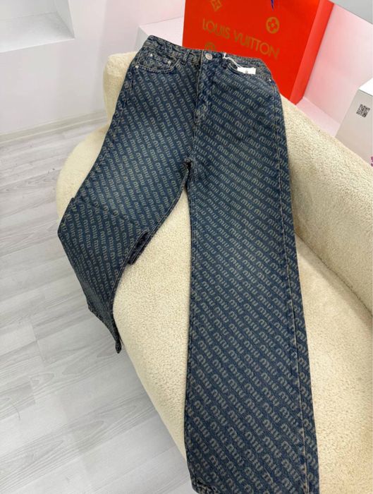 Дамски дънки висок клас.