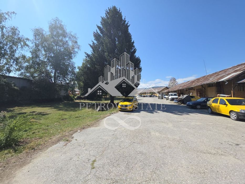 Склад в Пазарджик, област-гр.Велинград площ 1650 цена 1599000