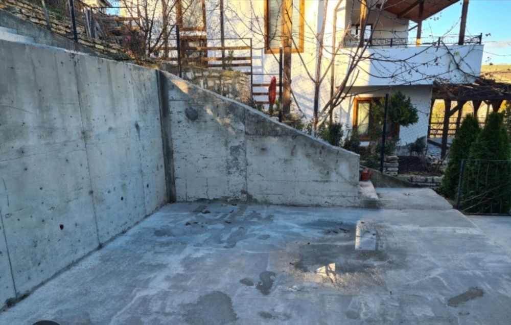 Изграждане на подпорни стени.