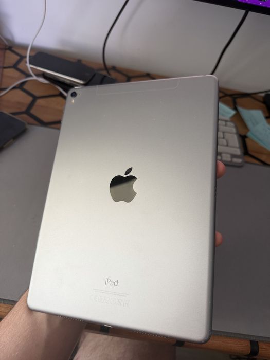 ipad pro 9.7 A1674