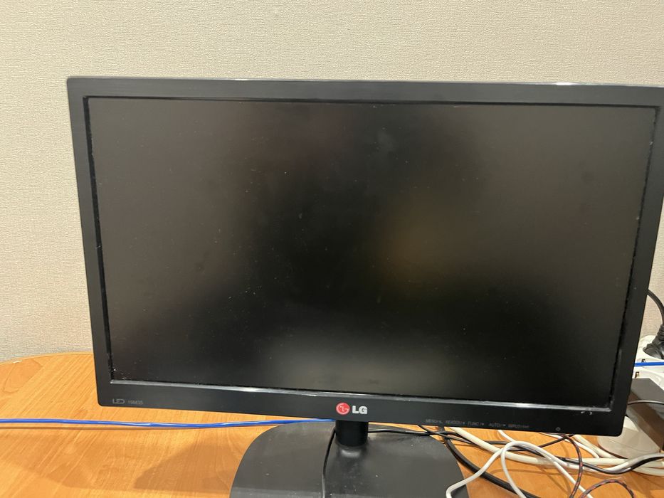 монитор LG 19 дюим