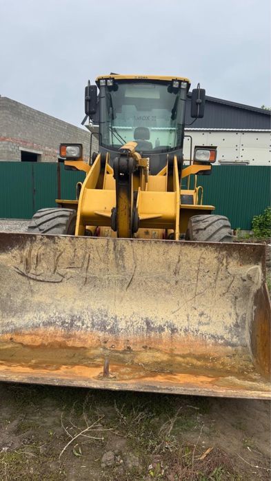 Продам фронтальный погрузчик