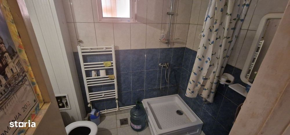 Trei camere etajul 1 , apartament Central.