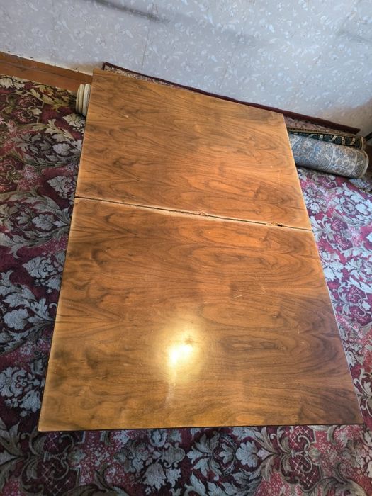 Стол раздвижной, стулья комплект