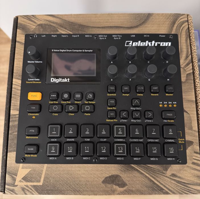 Elektron Digitakt drum machine sampler