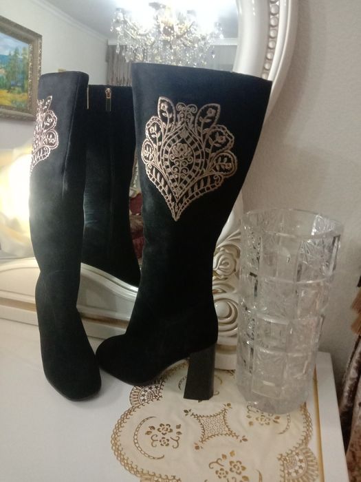 Продам новые зимние сапоги