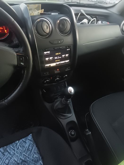 Vând Dacia Duster Prestige