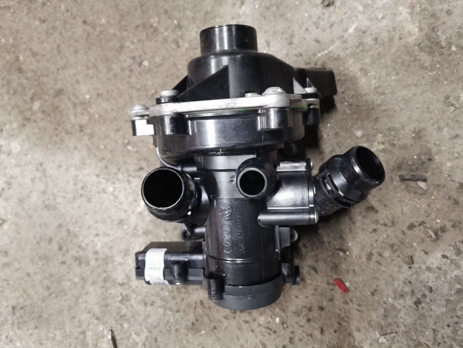 Pompa apa 2.0 tsi DLB 245 cp vw golf 7 VII 2018 GTI 50000km