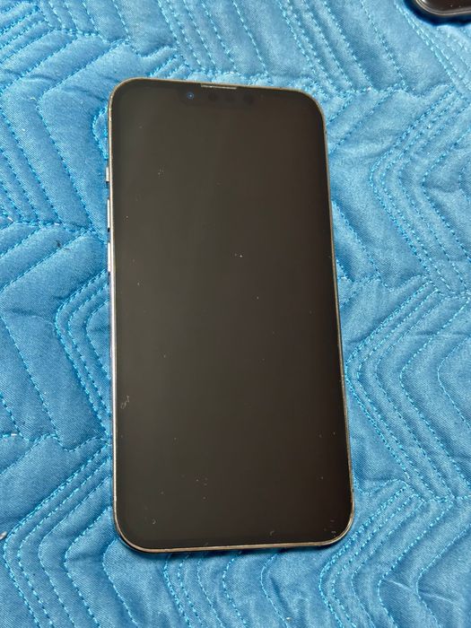 Продам айфон 11  64гб