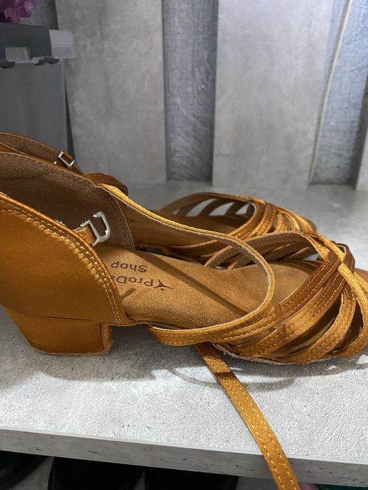 Продам туфли для танцев