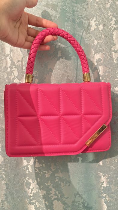 Разгрузка , почти новые вещи