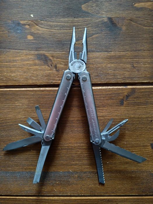 Leatherman Core + Teacă
