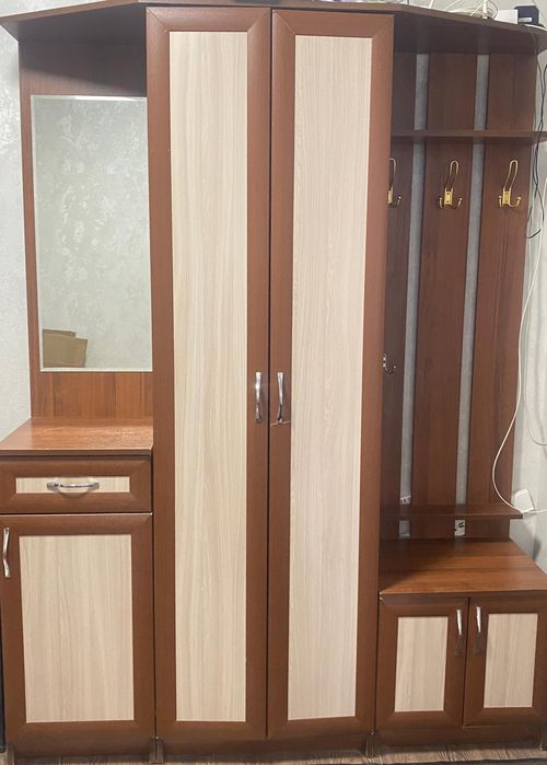 Продам шкаф в прихожую