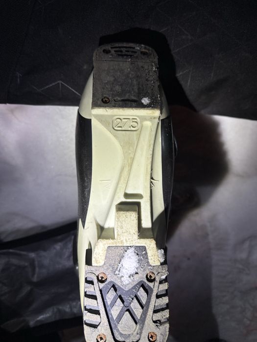 Лыжи с ботинками в комплекте