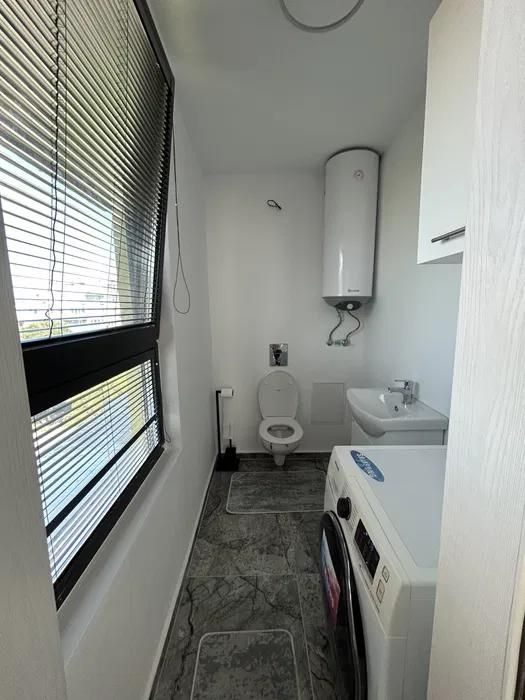 Четиристаен апартамент, под наем, Център