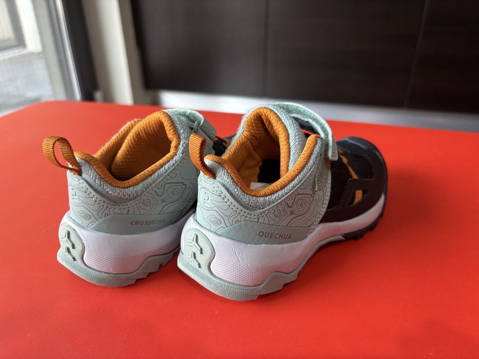 Vând încălțăminte pentru drumeție Crossrock - mârimea 28
