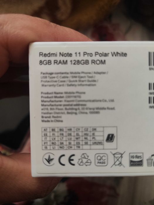 Продаю не спеша свой телефон наушники бонус.