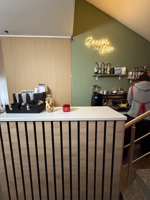 Срочно,кофейня в районе байтерек!