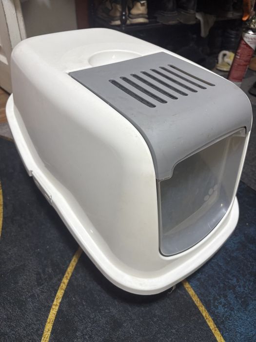 Закрытый лоток для кошек