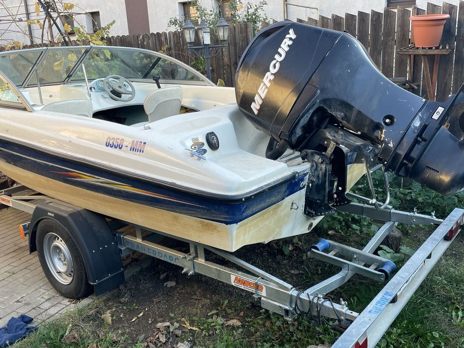 Vand Barca Bayliner 160 cu motor mercury 115 si peridoc nou