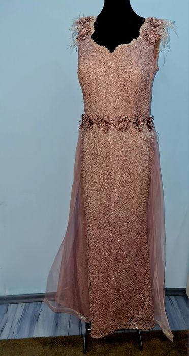 Rochie pe comanda cu trena detașabilă