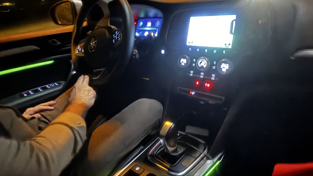 Продавам Рено Меган