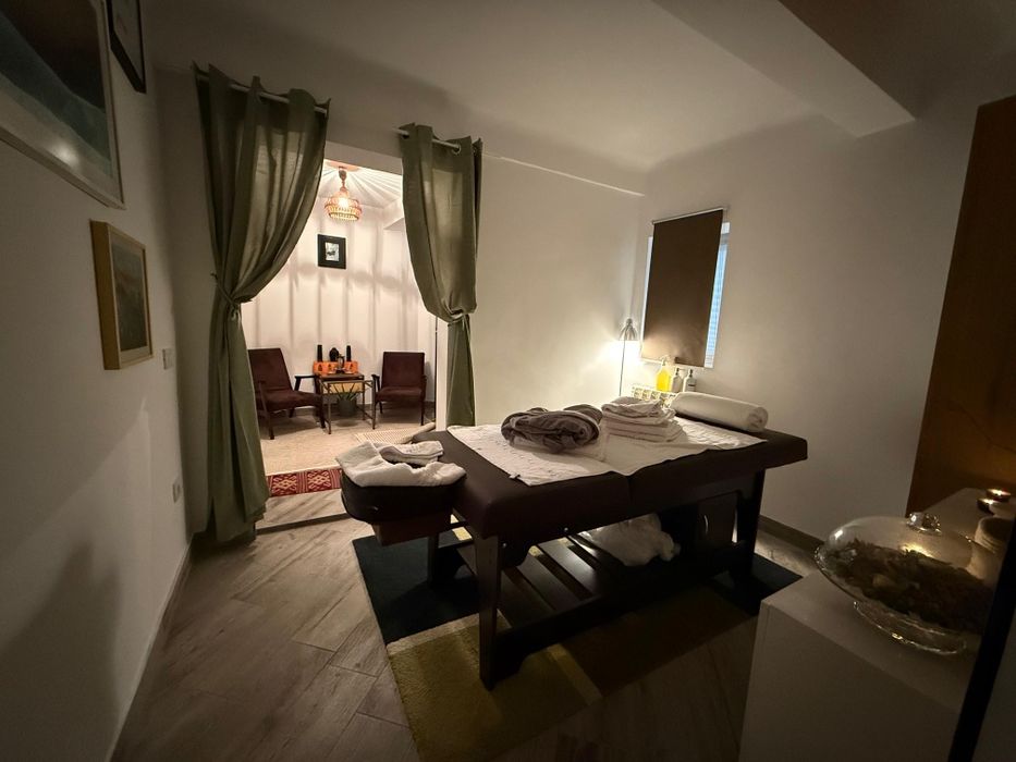 Pat  masaj fix salon + set complet prodoape si halate