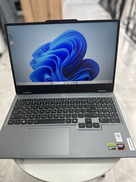 Ноутбук Lenovo