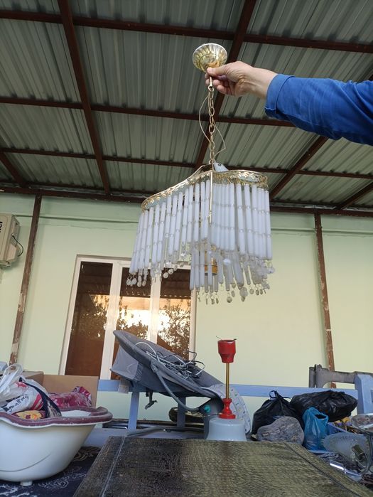 Люстра для дома в хорошем состояние