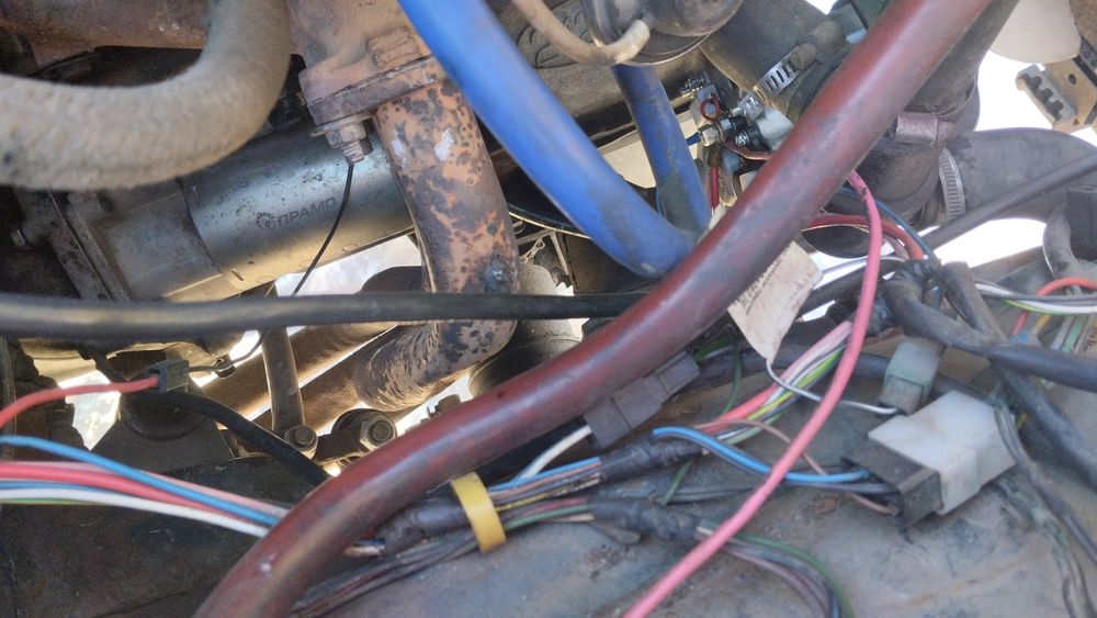 Продам ниву на хозяйство